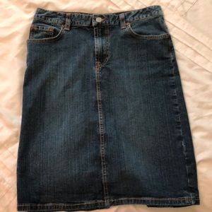 Lucky denim pencil skirt. Size 6-28